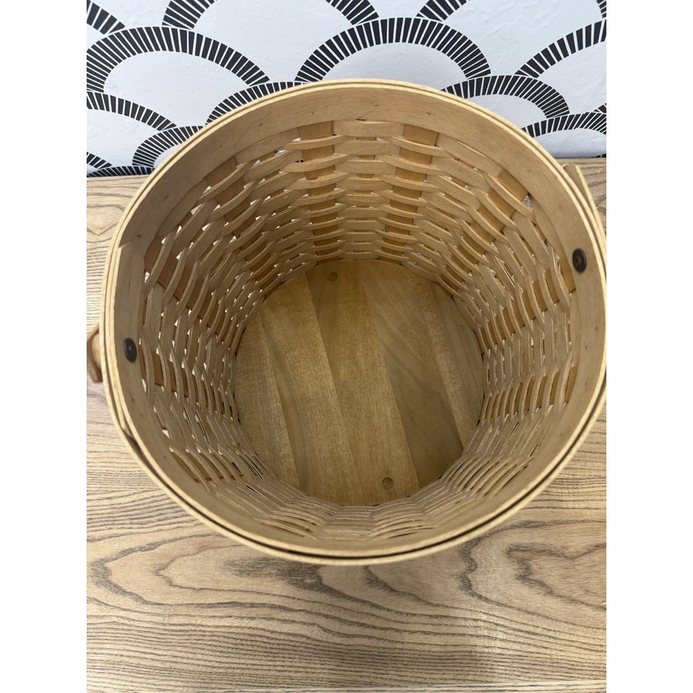 VTG 2003 Longaberger basket round 9"x9" with handle Woven Trash Fruit - Picture 3 of 4